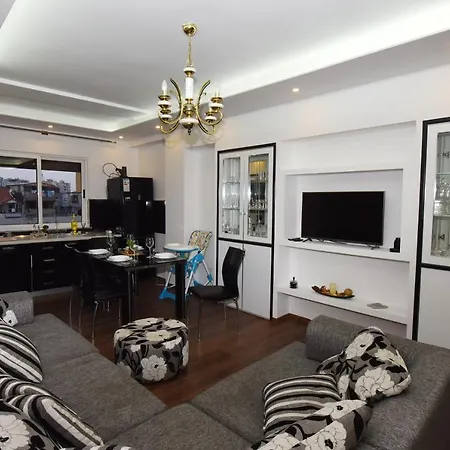 New Luxury By The Lake M&j * Tirana
