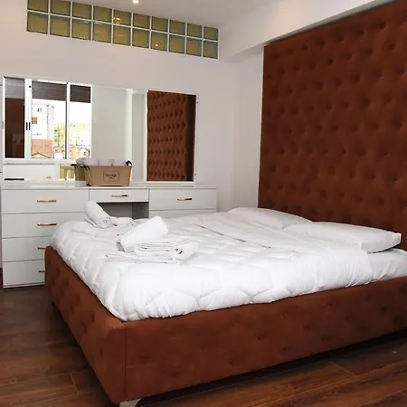 New Luxury By The Lake M&j * Tirana